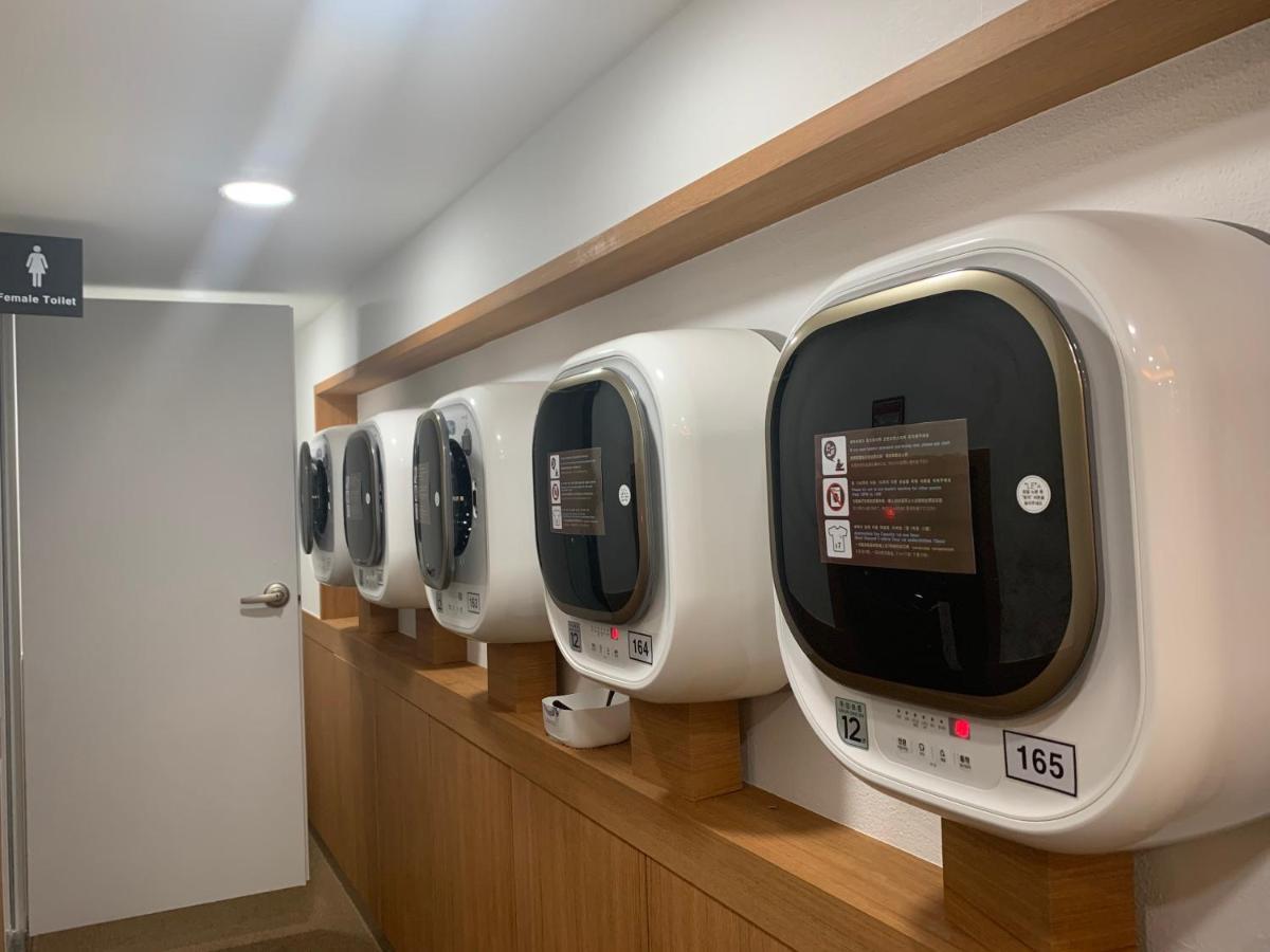 Ekonomy Hotel Myeongdong Central Сеул Екстер'єр фото