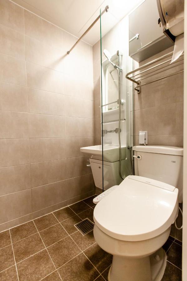 Ekonomy Hotel Myeongdong Central Сеул Екстер'єр фото