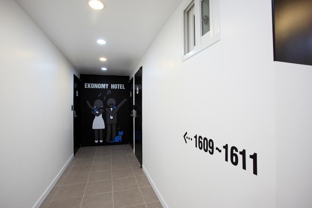 Ekonomy Hotel Myeongdong Central Сеул Екстер'єр фото