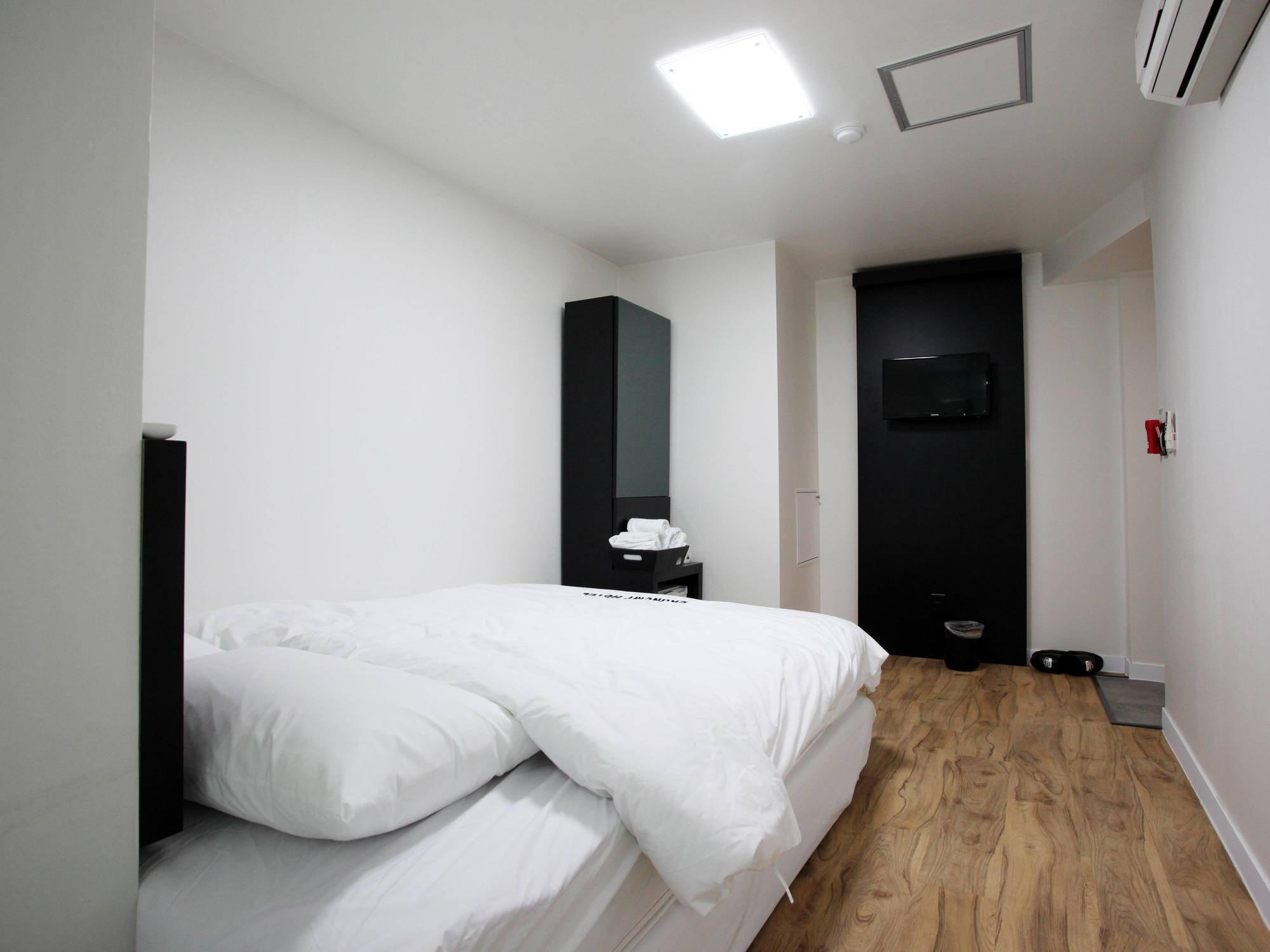 Ekonomy Hotel Myeongdong Central Сеул Екстер'єр фото