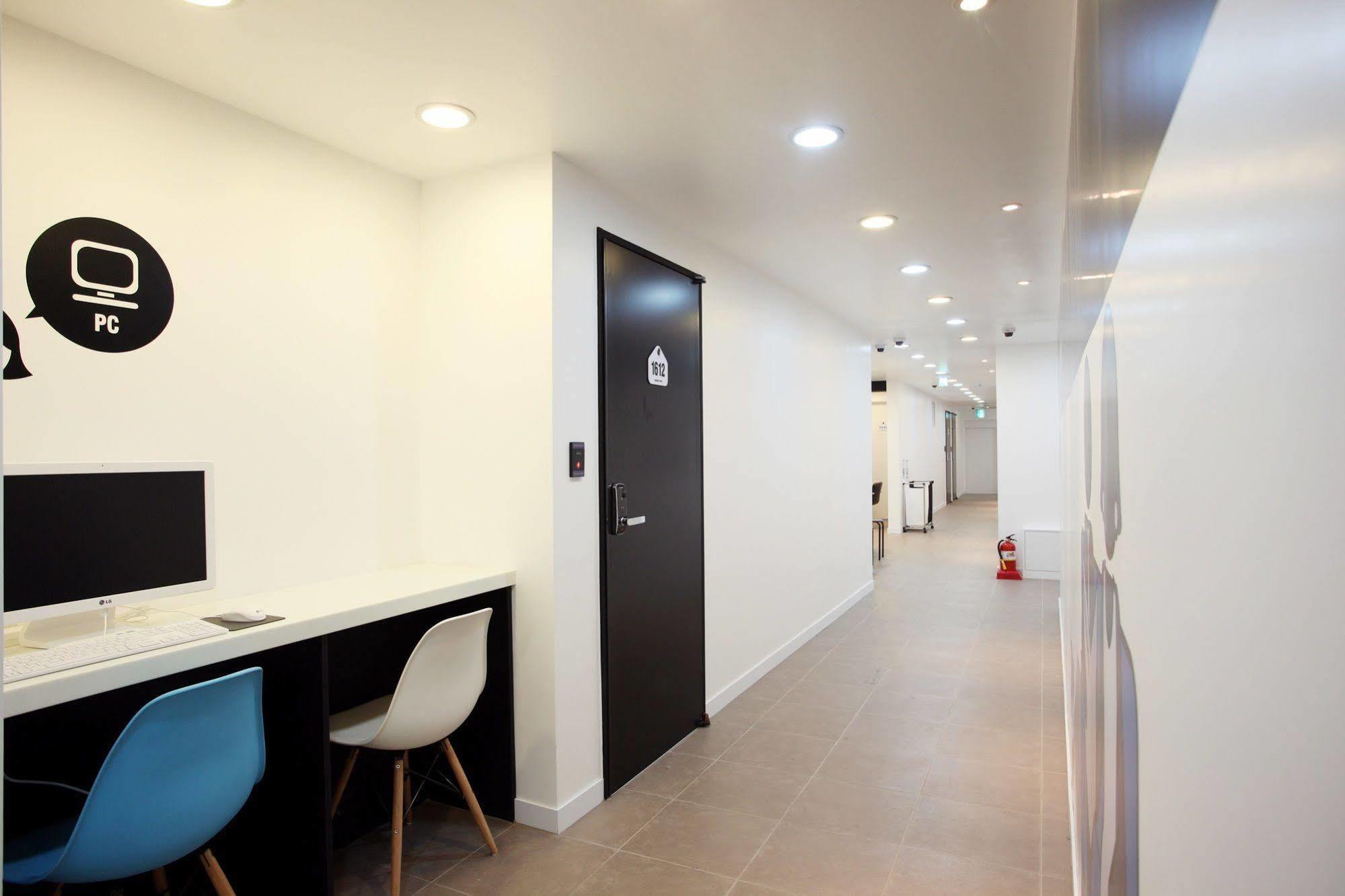 Ekonomy Hotel Myeongdong Central Сеул Екстер'єр фото