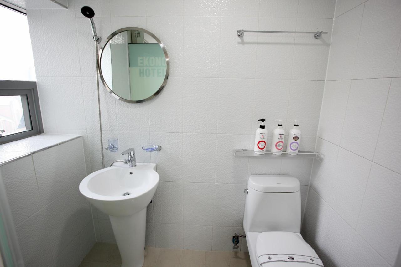 Ekonomy Hotel Myeongdong Central Сеул Екстер'єр фото